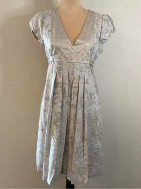 BCBGirls floral pleated short sleeve midi dress silver gray white SM